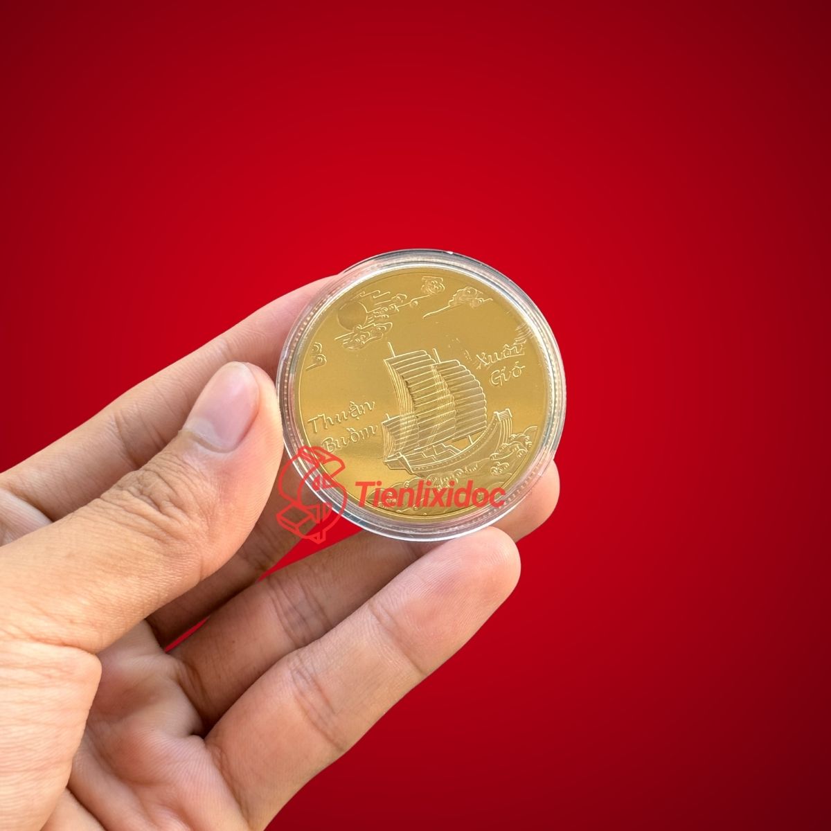 Mat-sau-Dong-Xu-Thuan-Buom-Xuoi-Gio-ma-vang